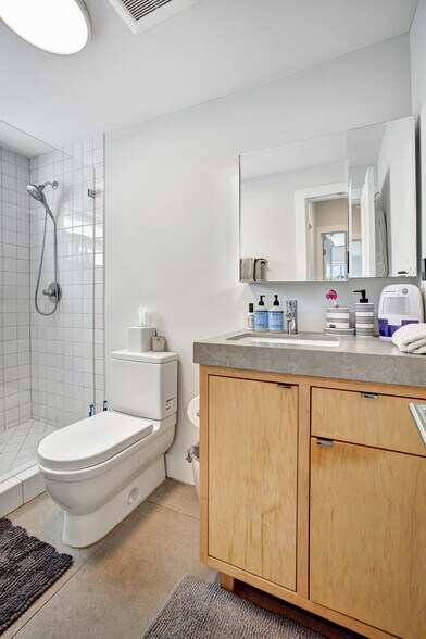 More Photos Of 625 NE 13th Ave, Fort Lauderdale Multifamily For Sale