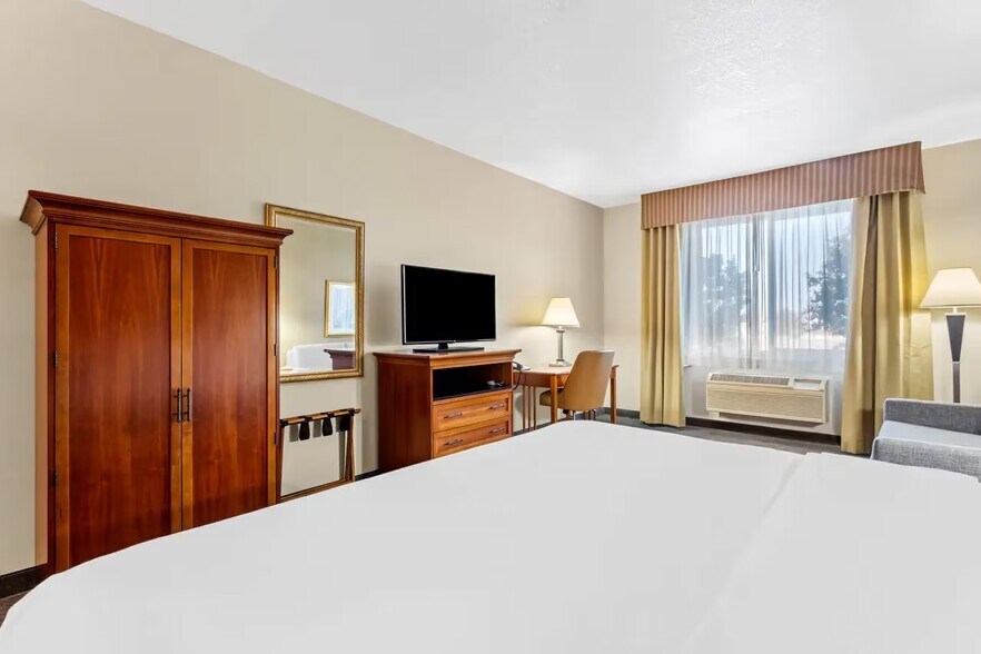 More Photos Of 2205 N Date St, Truth Or Consequences Hotel For Sale