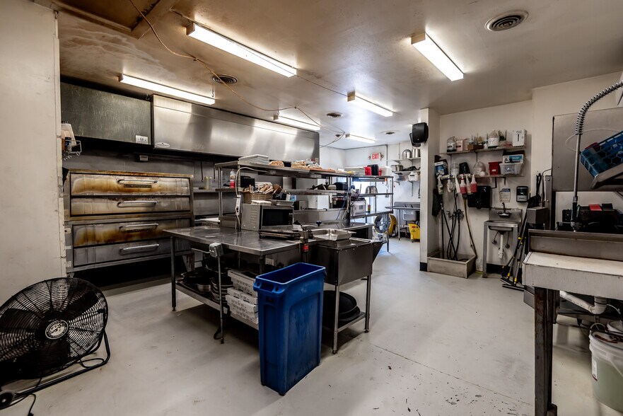 More Photos Of 5527 Oregonia Rd, Oregonia Restaurant For Sale