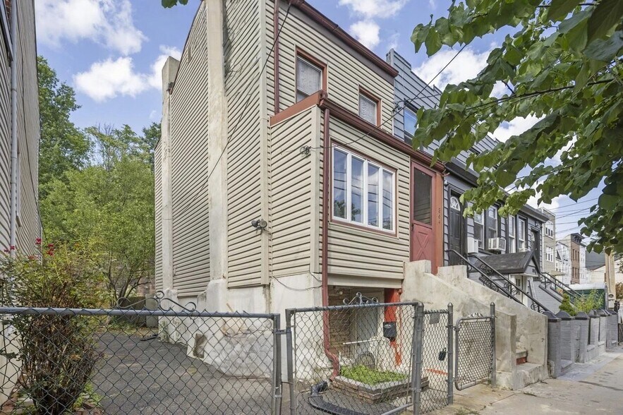Primary Photo Of 364.5 5th St, Jersey City Land For Sale
