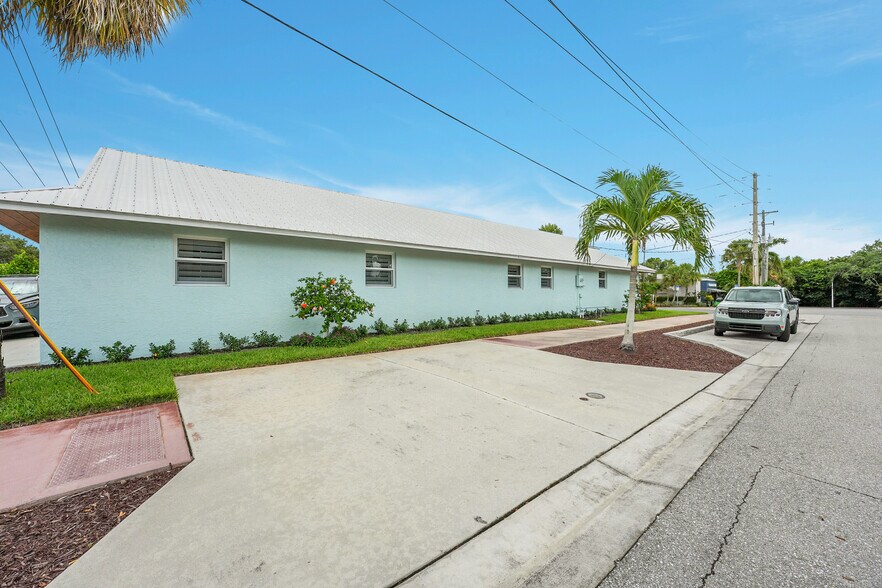 More Photos Of 101 SE Martin Luther King Jr Blvd, Stuart Office For Sale