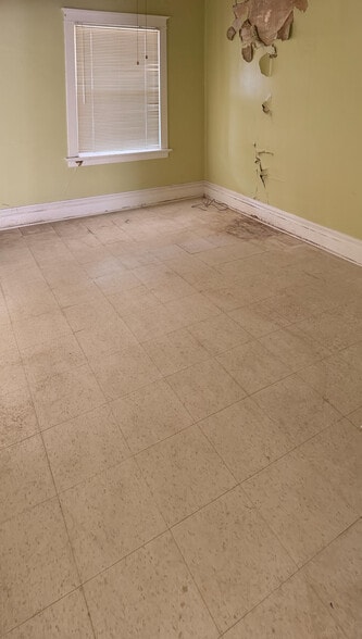 More Photos Of 7853 Olive Blvd, University City Office Residential For Sale