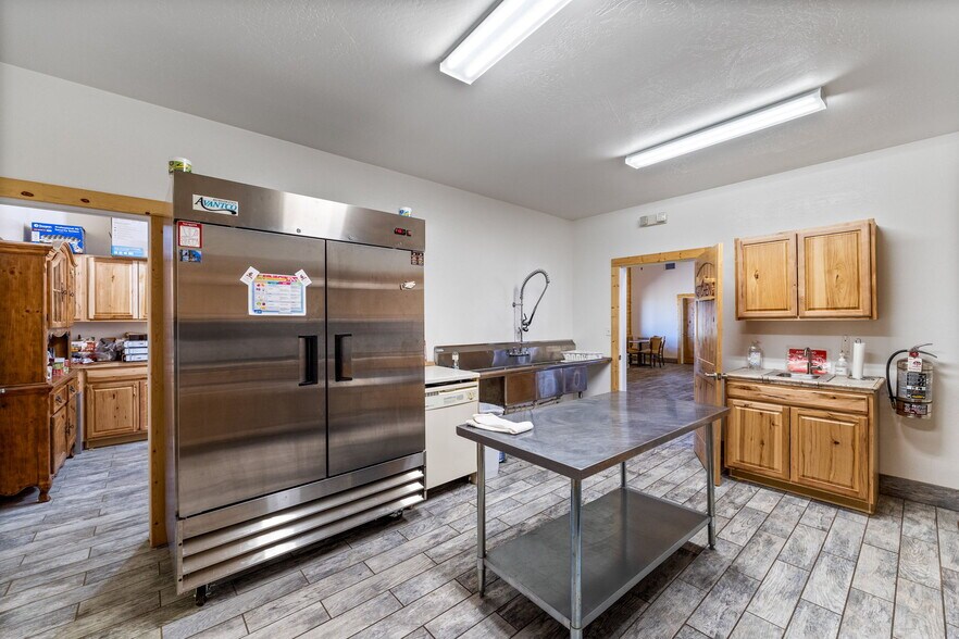 More Photos Of 2 County Road 2141 rd, Alpine Hotel For Sale