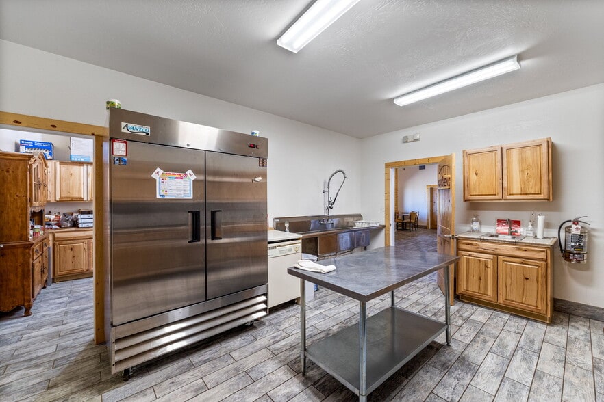 More Photos Of 2 County Road 2141 rd, Alpine Hotel For Sale