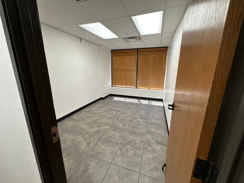 More Photos Of 4800 S Council Rd, Oklahoma City Warehouse For Lease