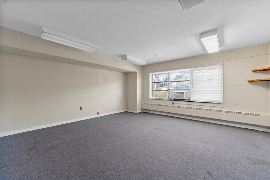 More Photos Of 35 Orange Ave, Clifton Religious Facility For Lease