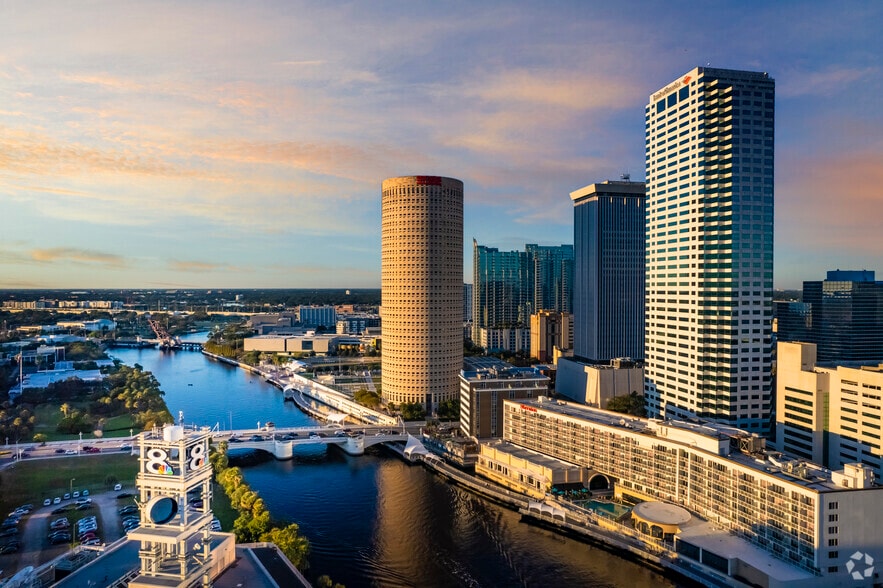 More Photos Of 400 N Ashley Dr, Tampa Office For Lease