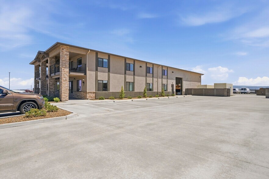 More Photos Of 2220 Taxi Way, Prescott Industrial For Sale