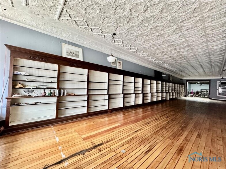 More Photos Of 123 N Michigan Ave, Edgerton Storefront Retail Office For Sale