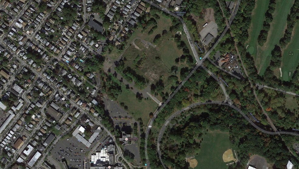 More Photos Of 11 Franklin Ave, Belleville Land For Lease