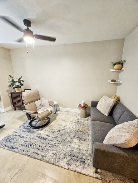 More Photos Of 4976 Eagle Rock Blvd, Los Angeles General Retail For Lease