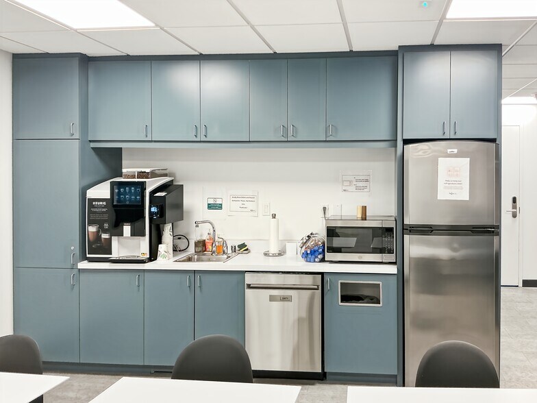 More Photos Of 302 E Carson Ave, Las Vegas Coworking Space