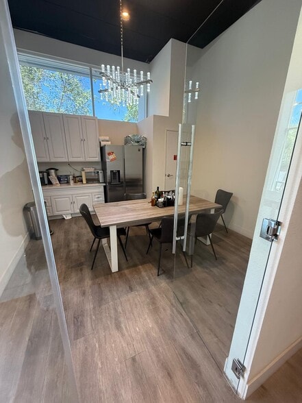 More Photos Of 21 Journey, Aliso Viejo Distribution For Lease