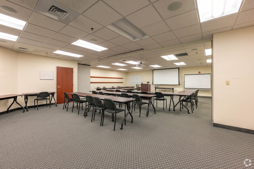 More Photos Of 99 Hawley Ln, Stratford Medical For Lease