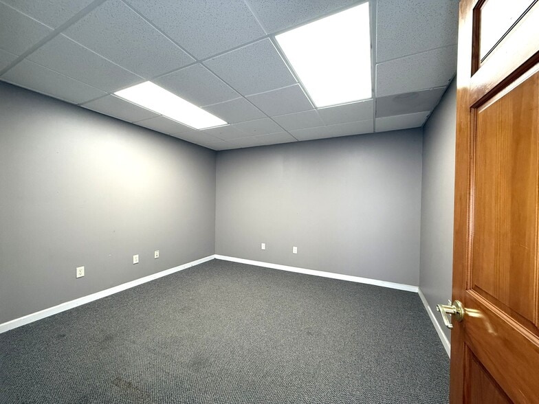 More Photos Of 4944 Ver Plank Rd, Clay Light Manufacturing For Sale
