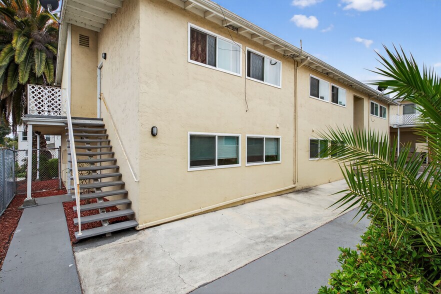 More Photos Of 2125 10th Ave, Oakland Apartments For Sale