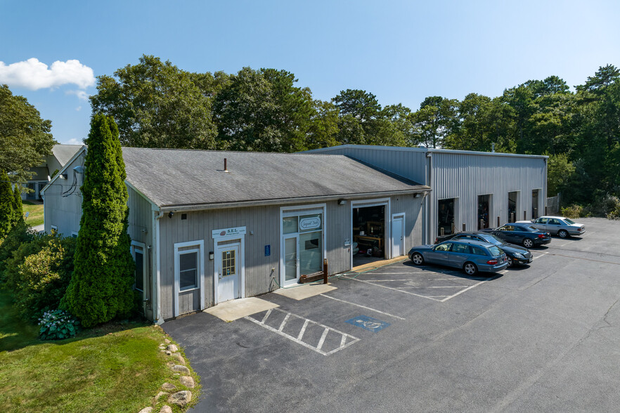 Primary Photo Of 7 Colonel Dr, Bourne Auto Repair For Sale