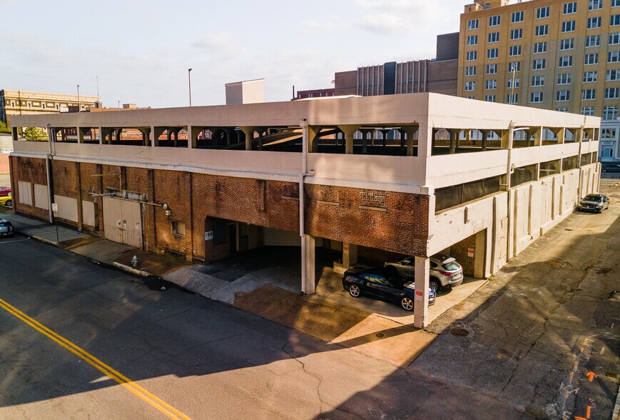 More Photos Of 199 Jefferson Ave, Memphis Parking Garage For Sale