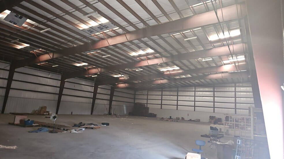 More Photos Of 2506 W Exprwy 83, Mission Warehouse For Sale