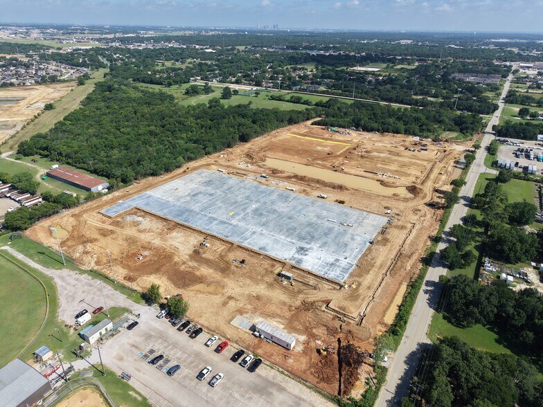 More Photos Of 7200 Anglin Dr, Forest Hill Industrial For Lease
