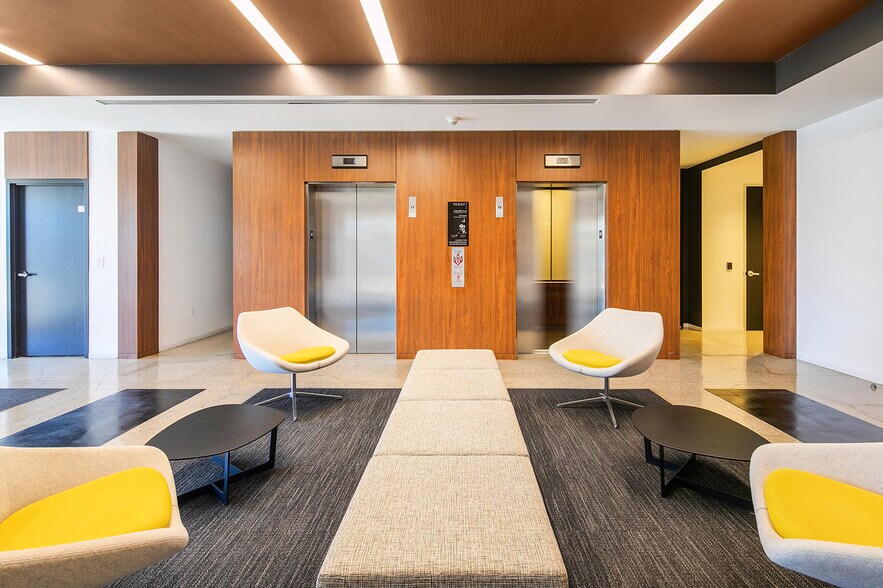 More Photos Of 2190 Towne Centre Pl, Anaheim Office For Sale