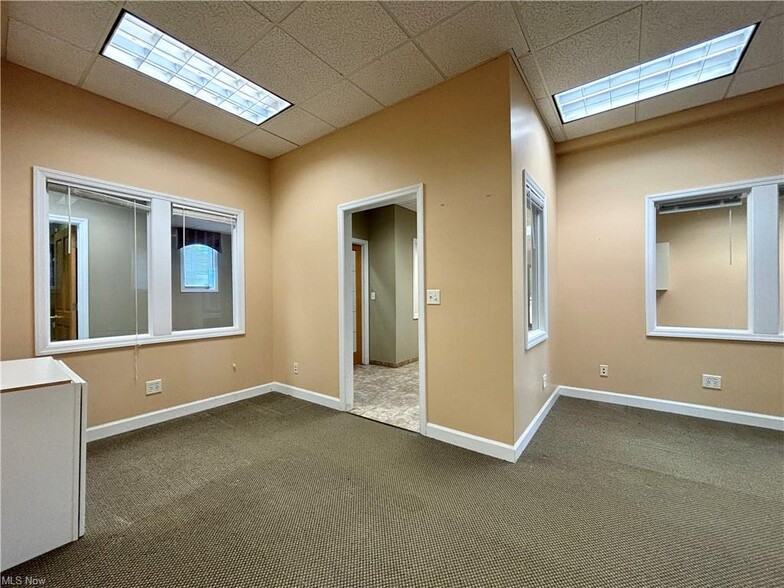 More Photos Of 3312 Lake Ave, Ashtabula Office For Sale