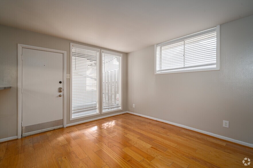 More Photos Of 5123 Del Monte Dr, Houston Apartments For Sale