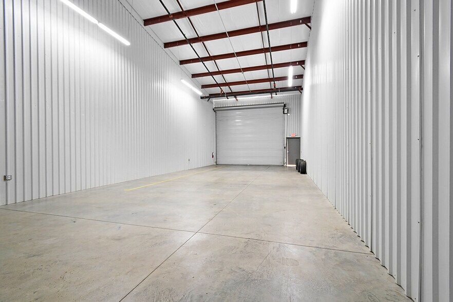 More Photos Of 757 Saint Johns Bluff Rd N, Jacksonville Warehouse For Sale