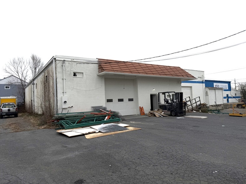 More Photos Of 449 N Cameron St, Winchester Manufacturing For Lease