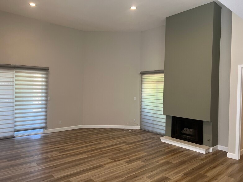 More Photos Of 11209 Sardis Ave, Los Angeles Multifamily For Sale