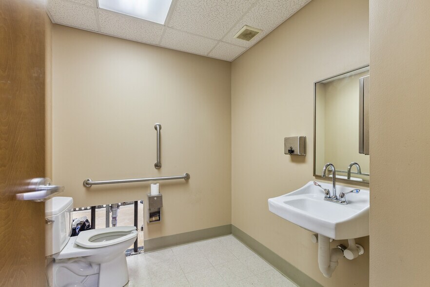 More Photos Of 1227 W Liberty St, Allentown Medical For Sale