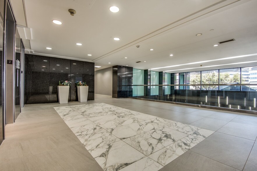 More Photos Of 14800 Landmark Blvd, Dallas Office For Lease
