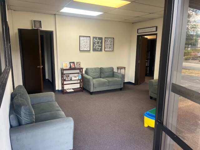 More Photos Of 2 Inwood Cir, Little Rock Office Residential For Lease