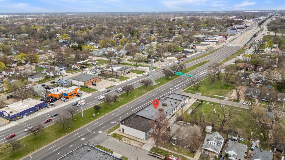 More Photos Of 300 E 8 Mile Rd, Detroit Warehouse For Lease
