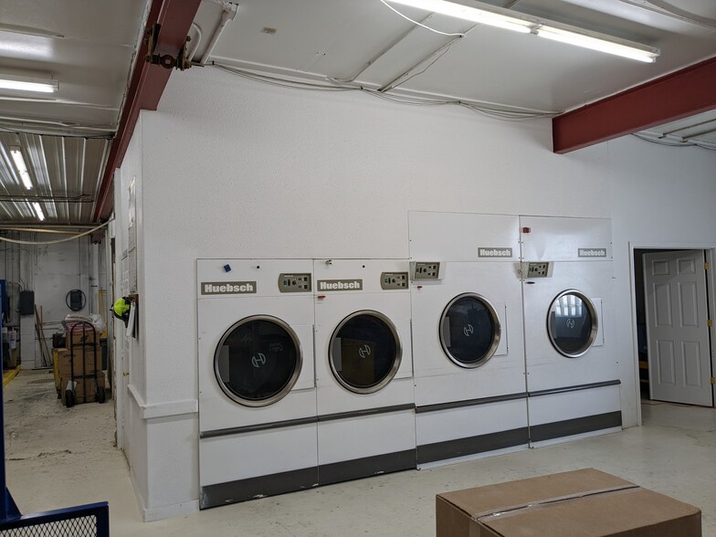 More Photos Of 121 S 7th St, Worland General Retail For Sale