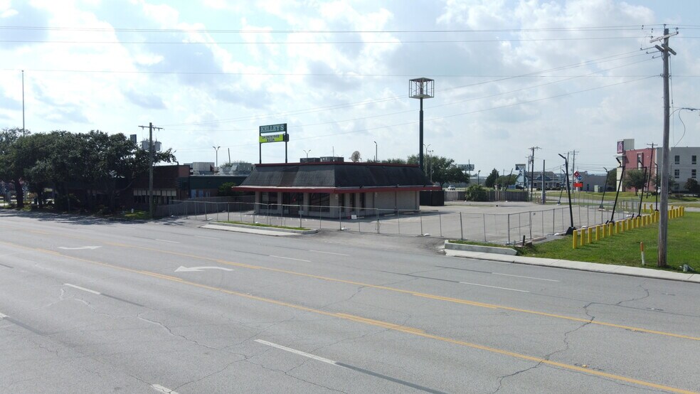 More Photos Of 4308 Texas Ave, La Marque Fast Food For Lease