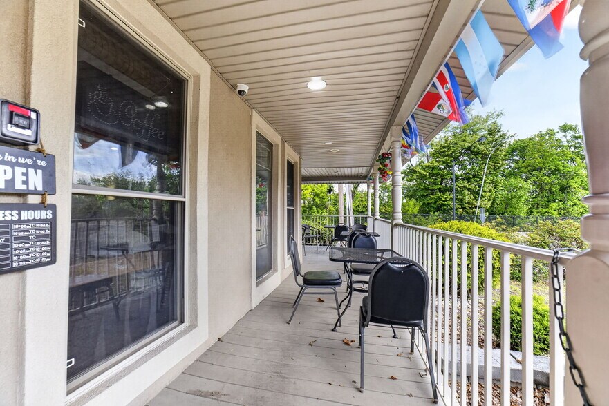 More Photos Of 204 W Madison St, Easton Storefront Retail Residential For Sale