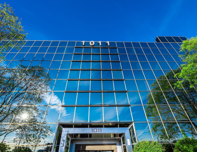 More Photos Of 1111 E Touhy Ave, Des Plaines Unknown For Lease