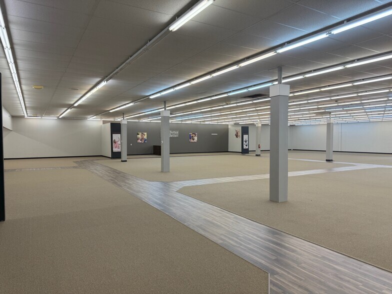 More Photos Of 3600 Main St, Jasper Storefront For Lease