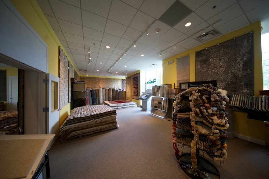 More Photos Of 3330 Skokie Valley Rd, Highland Park Medical For Lease