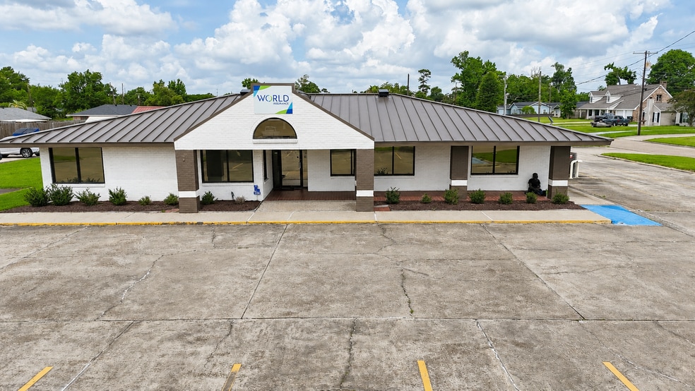 Primary Photo Of 3100 Lake St, Lake Charles Serviced Offices For Lease