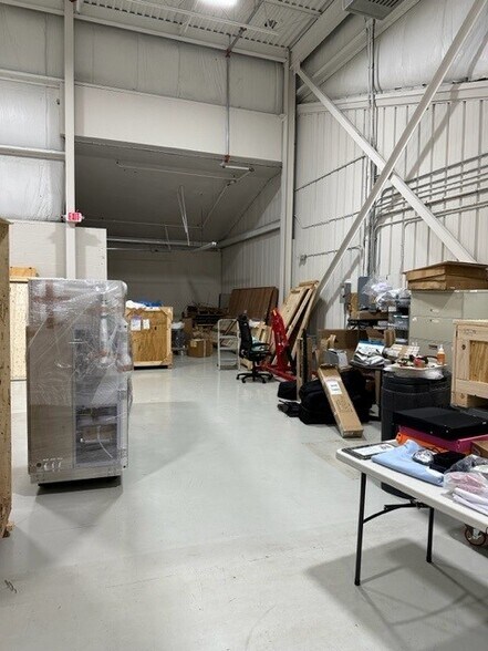 More Photos Of 175 Washington St, Norwell Light Distribution For Lease