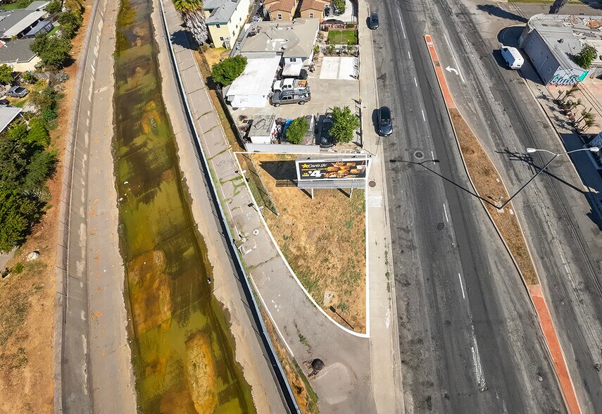 More Photos Of 303 N Wilmington Ave, Compton Land For Sale