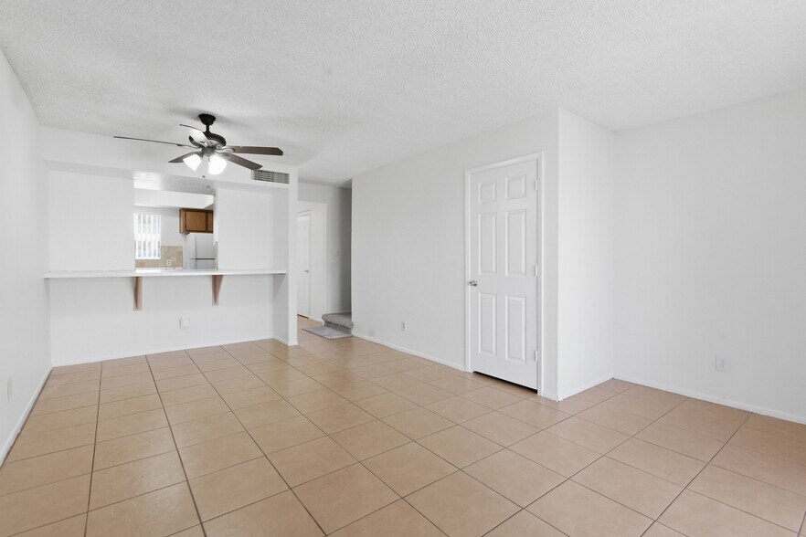 More Photos Of 2828 E Tierra Buena Ln, Phoenix Multifamily For Sale