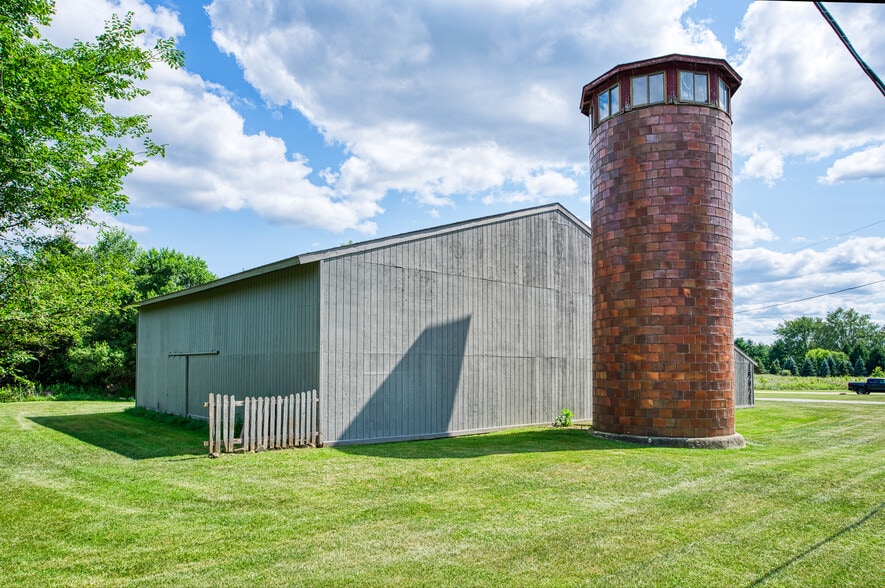 More Photos Of 15921 W M 36, Pinckney Light Distribution For Sale