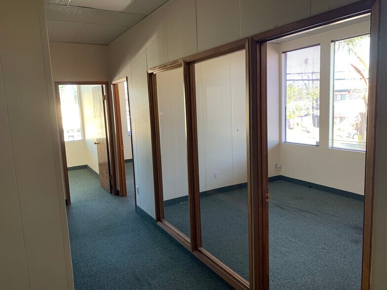 More Photos Of 275 E Douglas Ave, El Cajon Office For Lease