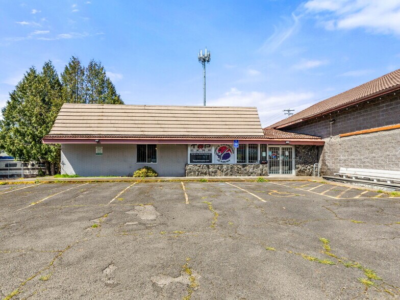 More Photos Of 11702 NE Halsey St, Portland Freestanding For Sale