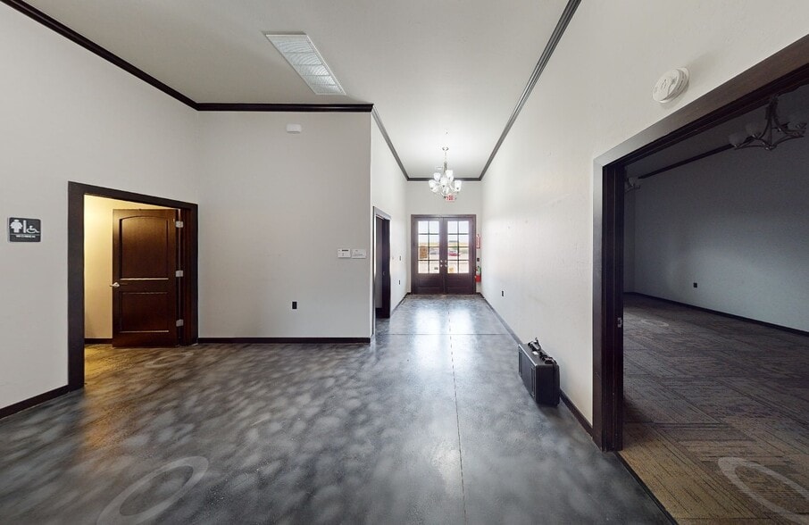 More Photos Of 1716 Signal Ridge Dr, Edmond Office For Sale