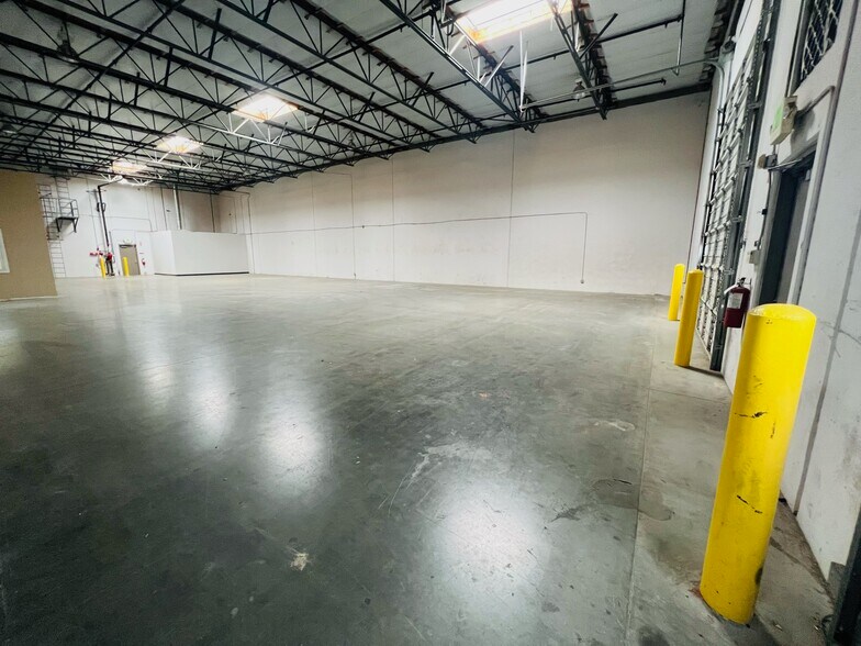 More Photos Of 390 N Ponderosa Ave, Ontario Warehouse For Sale
