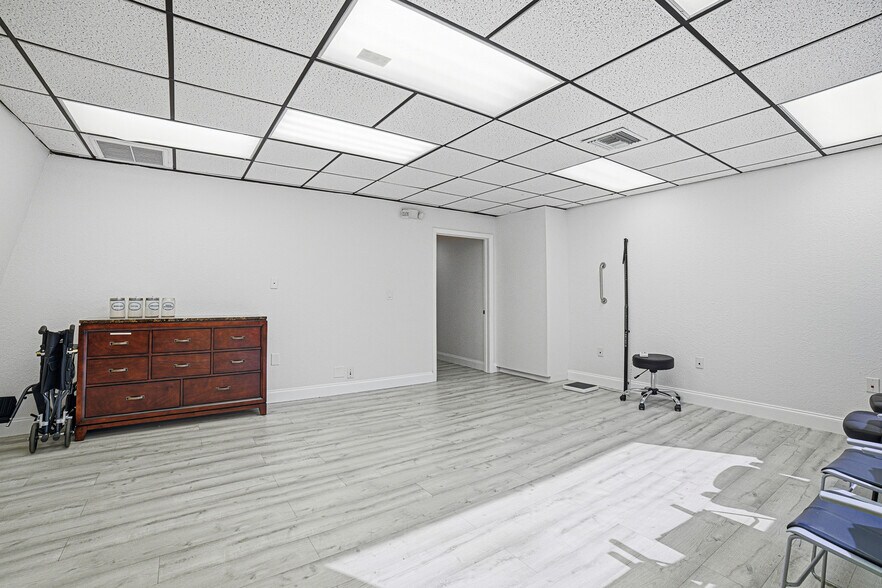 More Photos Of 2929 N University Dr, Coral Springs Medical For Sale